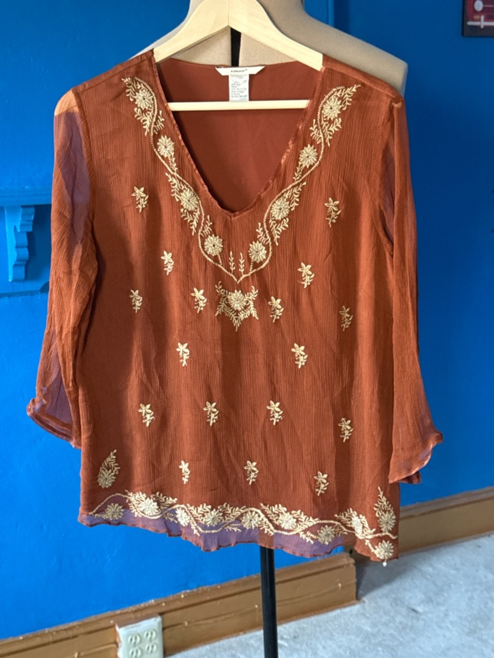 100% Silk Embroidered Mob Wife Blouse Size Large Fall